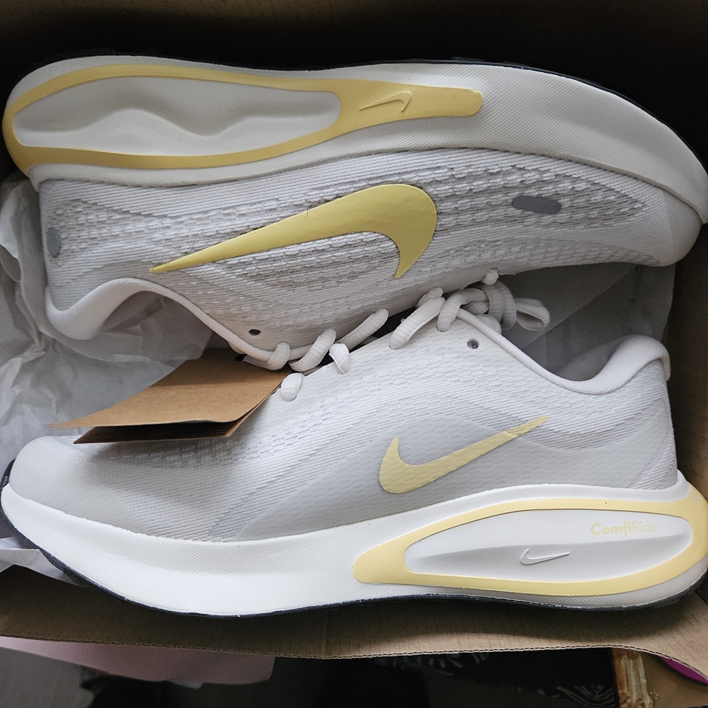 Nike Women's Run Journey White and Phantom Yellow Air Sneakers Sz 6